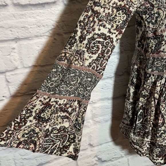 American Eagle Outfitters Peasant Blouse Bell Sleeves Size Medium - Picture 5 of 11